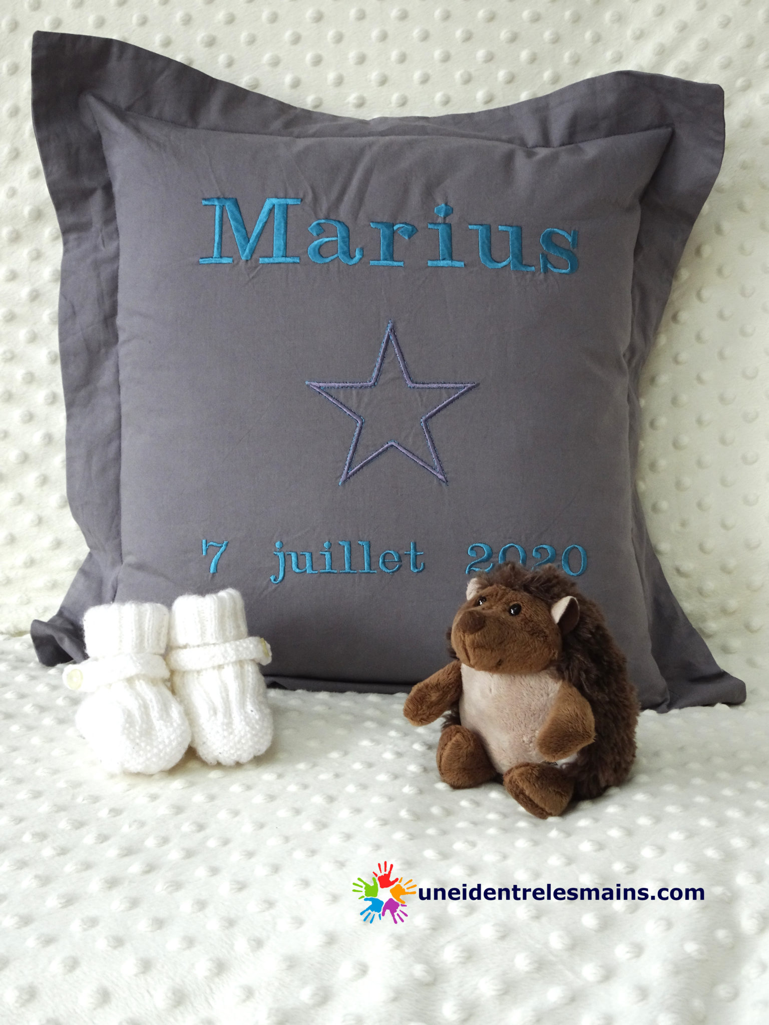 Coussin de naissance garçon personnalisé - Étoile Arc-en-ciel